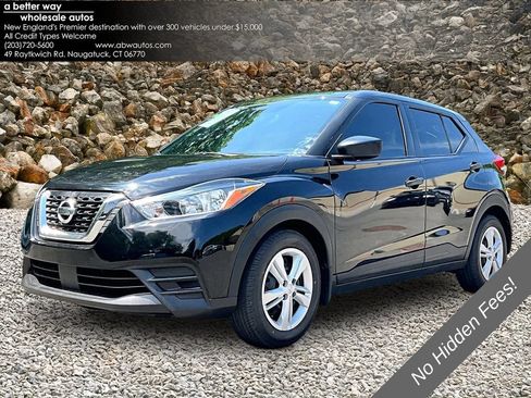 Used 2020 Nissan Kicks S FWD image 1