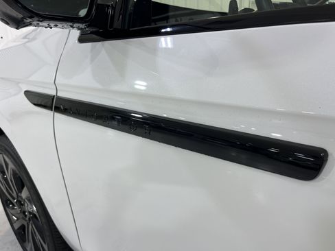 Used 2025 Lincoln Navigator Black Label image 9