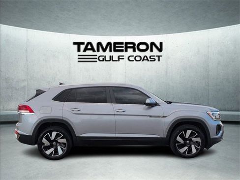 Used 2024 Volkswagen Atlas Cross Sport SE image 6