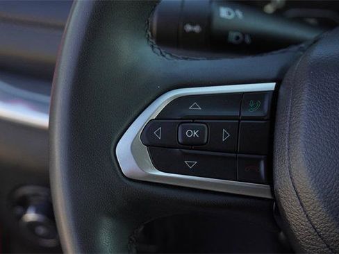 Certified 2023 Jeep Compass Limited image 30