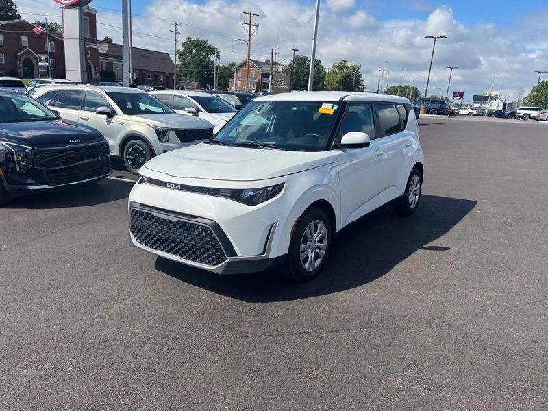 Certified 2024 Kia Soul LX FWD image 3