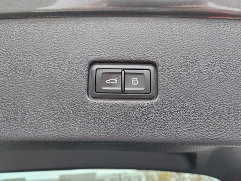 Used 2021 Audi Q8 Premium Plus w/ Premium Plus Package image 34