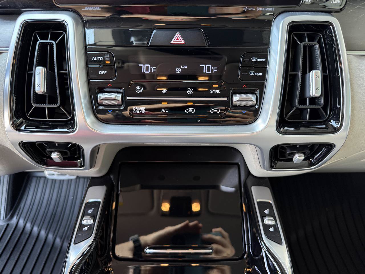 Used 2022 Kia Sorento AWD SX Prestige Plug-In Hybrid image 21