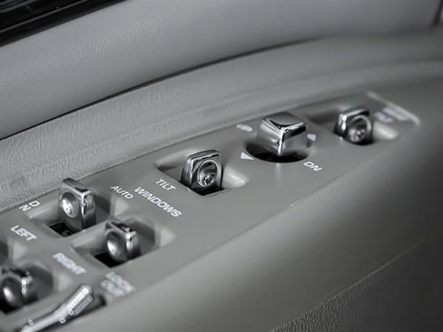 Used 1994 Chevrolet Impala SS RWD image 16