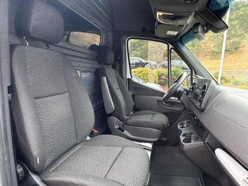Used 2023 Mercedes-Benz Sprinter 2500 image 22