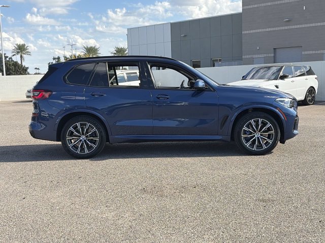 Used 2022 BMW X5 M50i AWD/4WD image 4