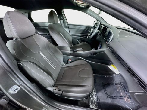Certified 2025 Hyundai Elantra Sport FWD image 25