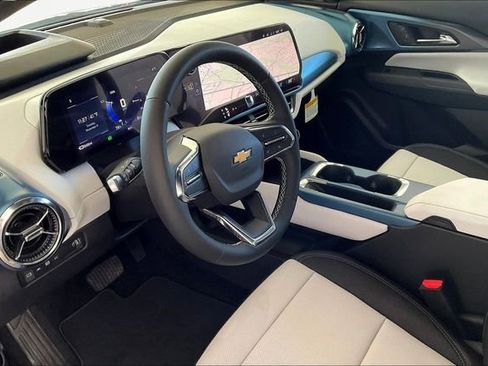 New 2026 Chevrolet Equinox EV LT w/ Convenience Package II image 7