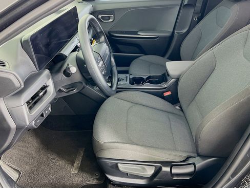 Used 2025 Kia K4 LXS image 3