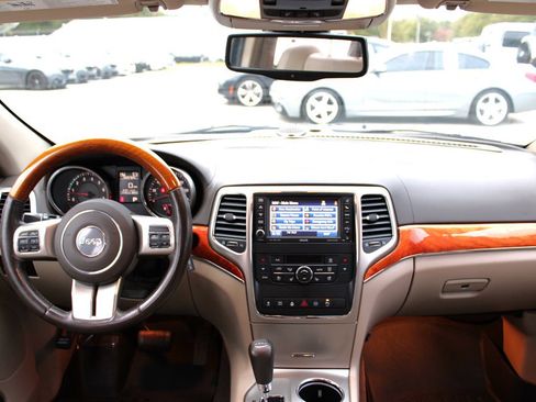 Used 2012 Jeep Grand Cherokee Overland image 11
