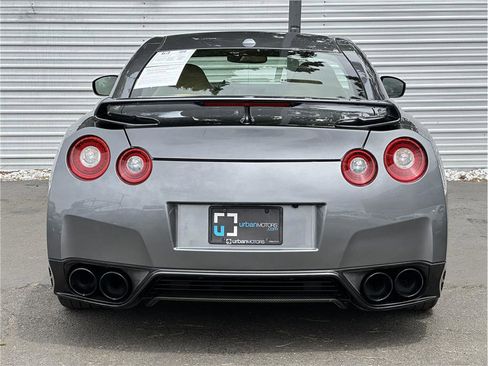 Used 2015 Nissan GT-R Premium AWD/4WD image 11