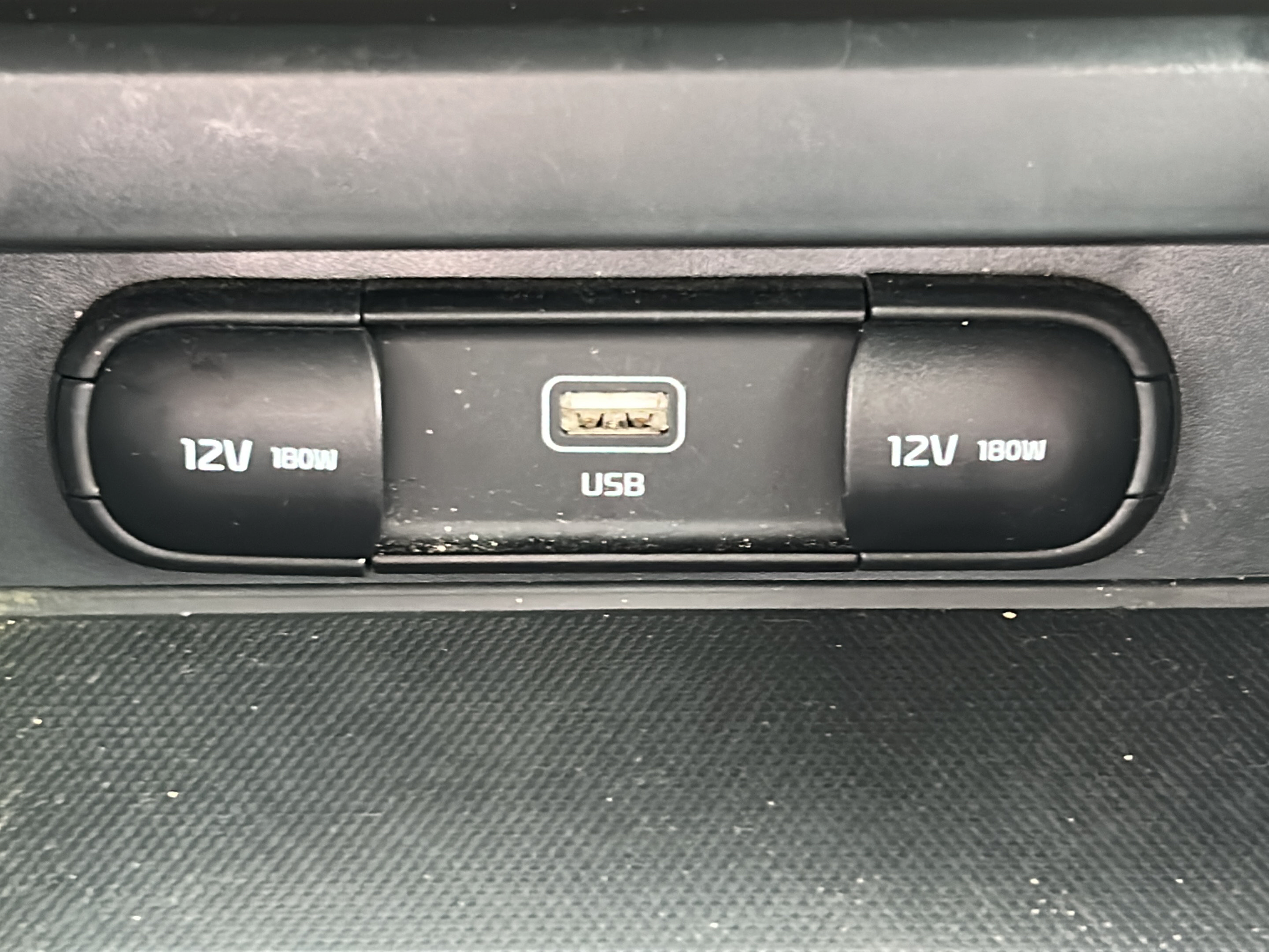Certified 2023 Kia Soul LX FWD image 18