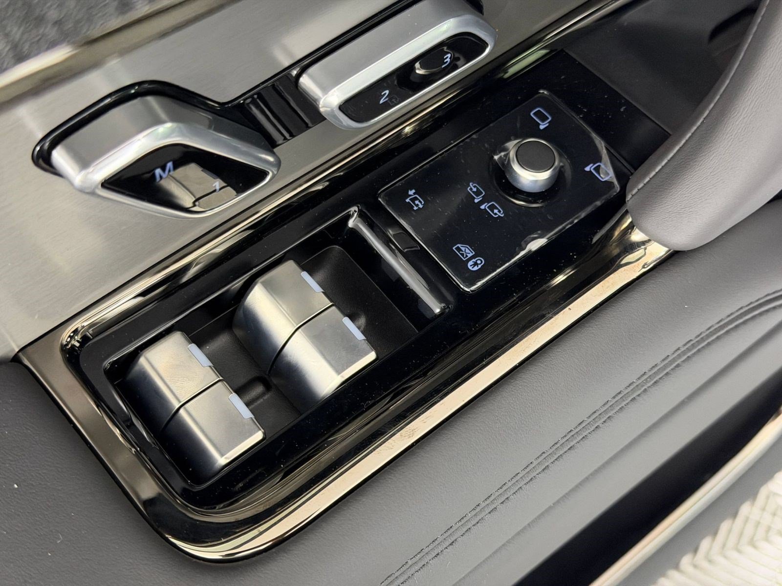 New 2026 Land Rover Range Rover Sport Dynamic SE AWD/4WD image 14
