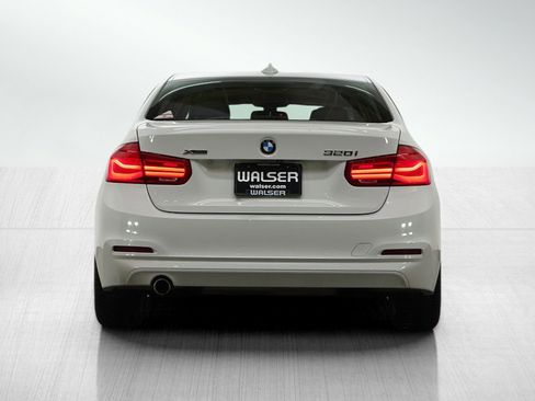 Used 2018 BMW 320i xDrive 320i xDrive image 5