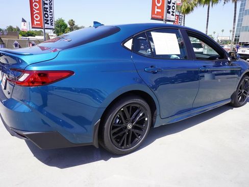 Used 2026 Toyota Camry SE image 7