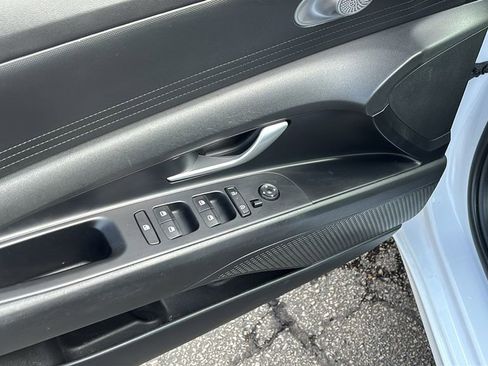 Used 2024 Hyundai Elantra SEL image 14