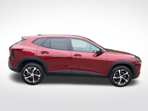 Used 2024 Chevrolet Trax RS FWD image 9