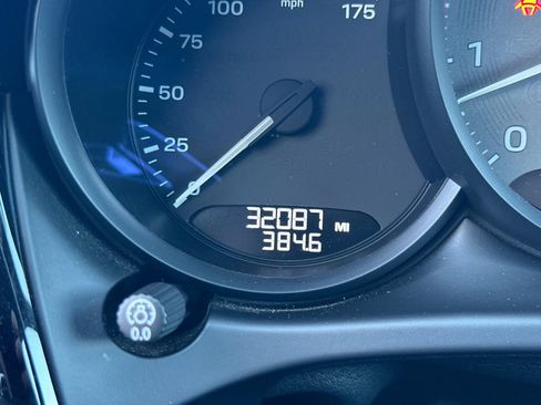 Certified 2024 Porsche Macan S image 25