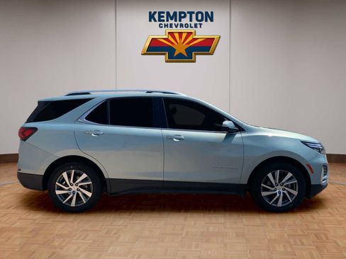 Used 2022 Chevrolet Equinox Premier FWD image 7