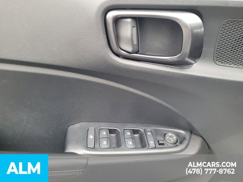 Used 2023 Hyundai Venue Limited w/ Cargo Package image 27