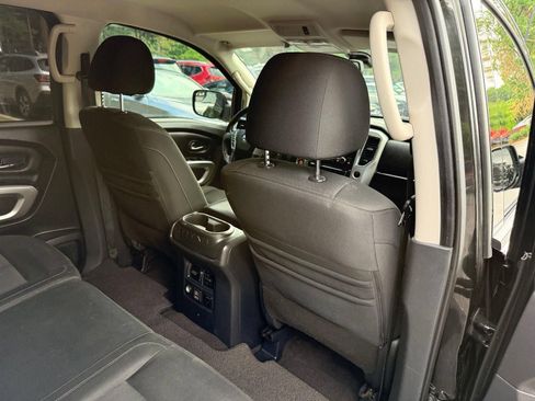 Used 2019 Nissan Titan SV w/ SV Convenience Package RWD image 27