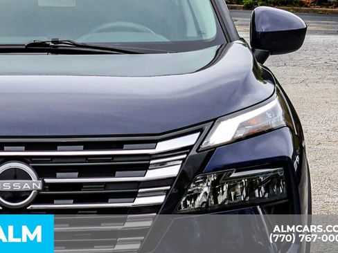 Used 2025 Nissan Rogue SV image 15