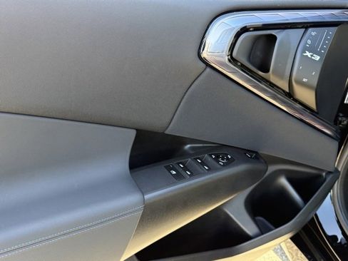 Used 2025 BMW X3 xDrive30i w/ Premium Package image 18