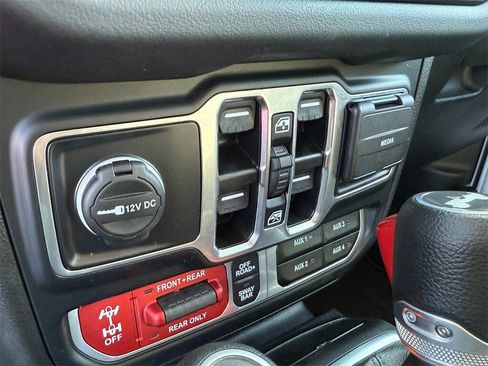 Used 2024 Jeep Wrangler Unlimited Rubicon image 24