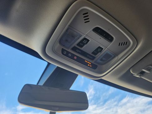 Used 2020 Chevrolet Traverse High Country image 22