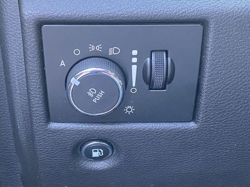 Used 2018 Jeep Grand Cherokee Altitude image 28