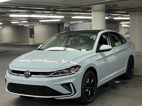 New 2026 Volkswagen Jetta SE image 3