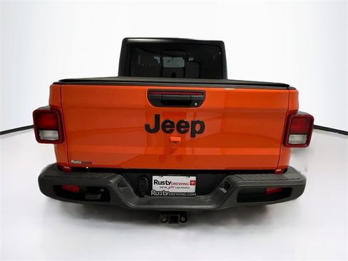 Used 2023 Jeep Gladiator Sport image 5