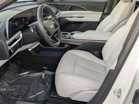 Used 2024 Cadillac Lyriq Sport AWD/4WD image 16