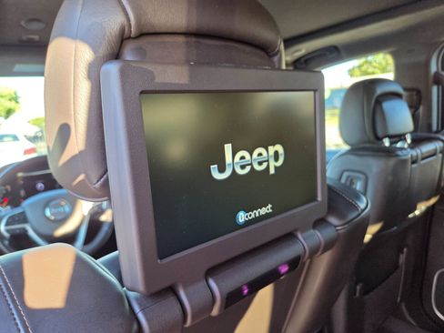 Used 2018 Jeep Grand Cherokee Summit w/ Platinum Series Group AWD/4WD image 12