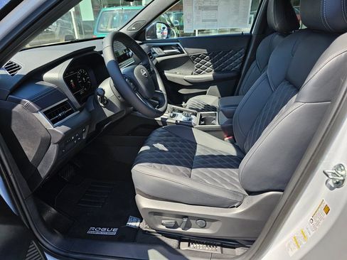 New 2026 Nissan Rogue Platinum AWD/4WD image 17