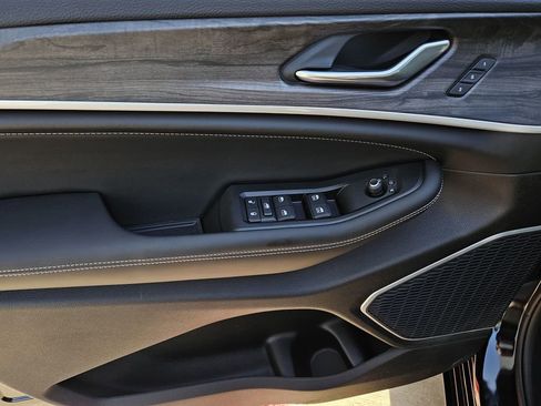 New 2026 Jeep Grand Cherokee Limited AWD/4WD image 17