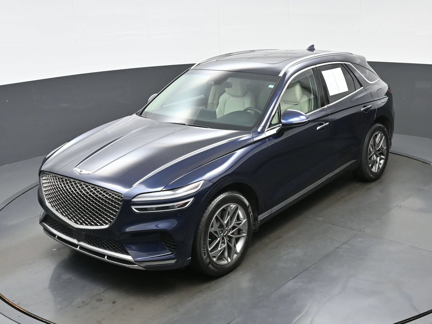 Used 2025 Genesis GV70 2.5T w/ Select Package AWD/4WD image 35