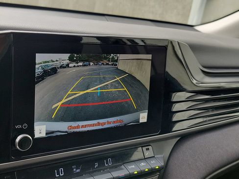 Used 2025 Toyota Camry LE FWD image 33
