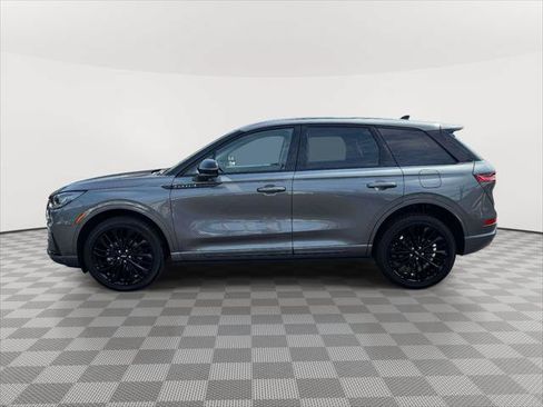 Used 2023 Lincoln Corsair AWD w/ Equipment Group 101A image 4