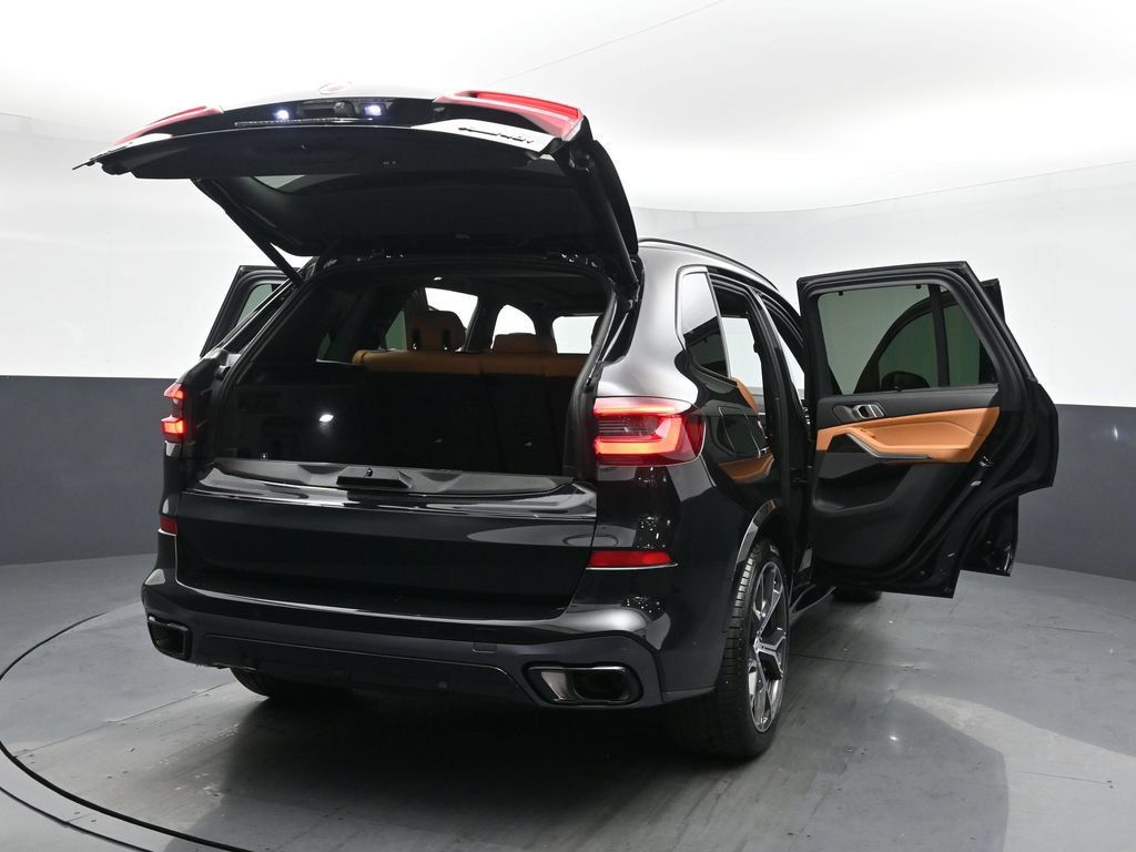 Used 2023 BMW X5 xDrive40i w/ M Sport Edition AWD/4WD image 32