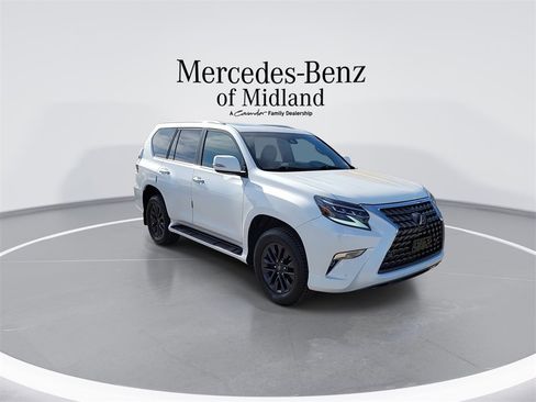 Used 2020 Lexus GX 460 Premium w/ Premium Package image 2