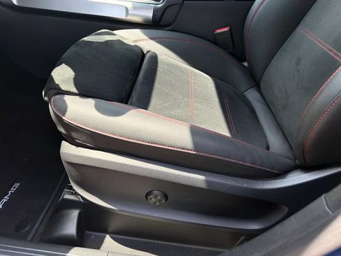 Used 2025 Mercedes-Benz GLB 250 image 17