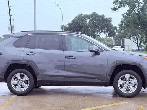 Used 2025 Toyota RAV4 XLE FWD image 6