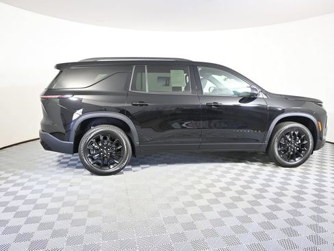 Used 2026 Chevrolet Traverse LT w/ Midnight/Sport Edition AWD/4WD image 7