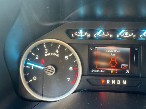 Used 2020 Ford F150 XLT w/ Equipment Group 302A Luxury AWD/4WD image 11