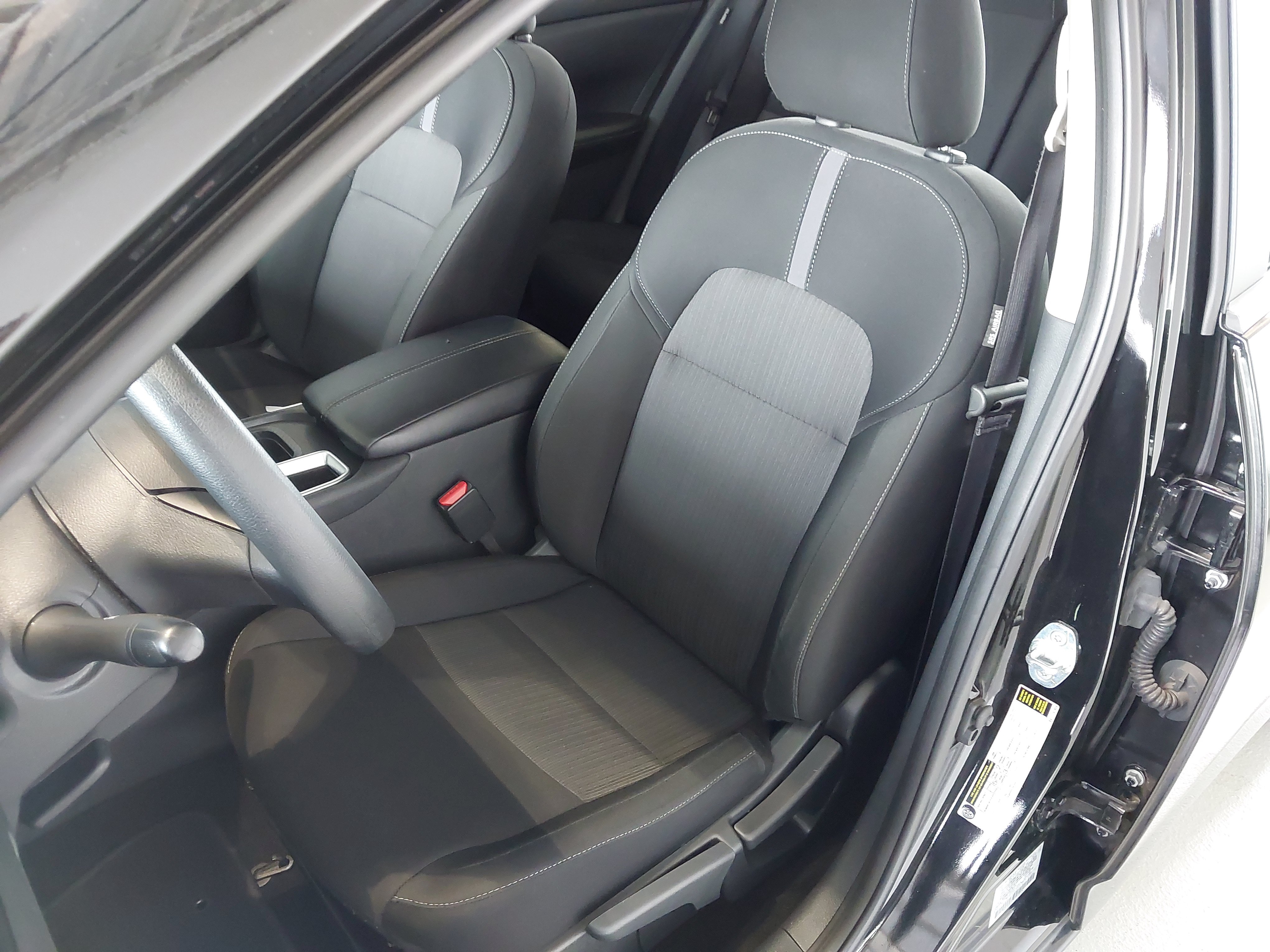 Used 2025 Nissan Sentra SV FWD image 2