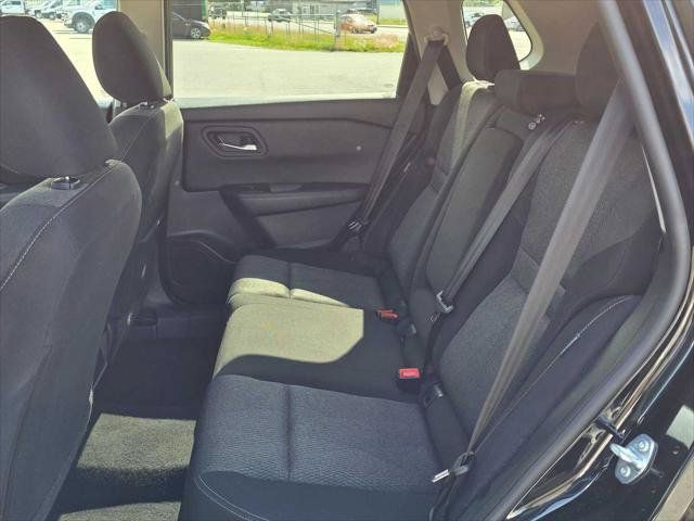 Used 2025 Nissan Rogue SV AWD/4WD image 15