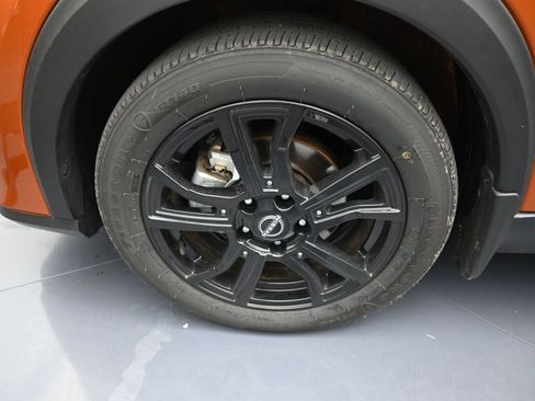 Used 2023 Nissan Kicks SR image 10