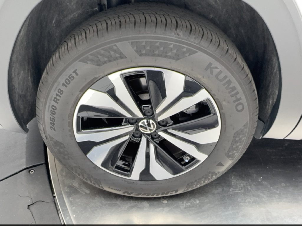 Used 2026 Volkswagen Atlas SE FWD image 16