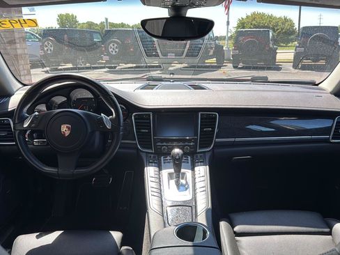 Used 2012 Porsche Panamera RWD image 3